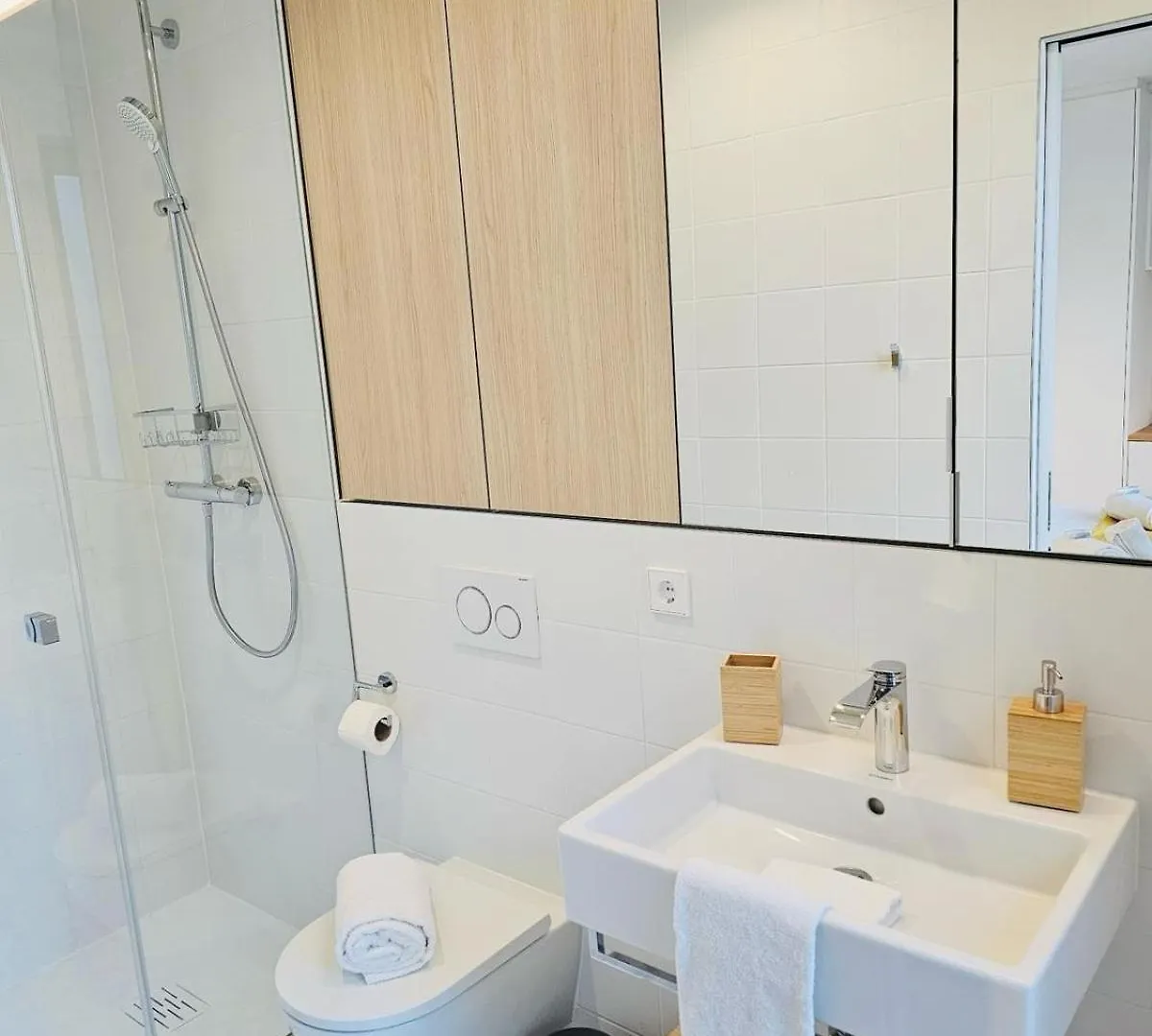 Spacious 3 Bedroom With Large Terrace And Parking-Shut1 Schuttrange 0*,  Luxemburg