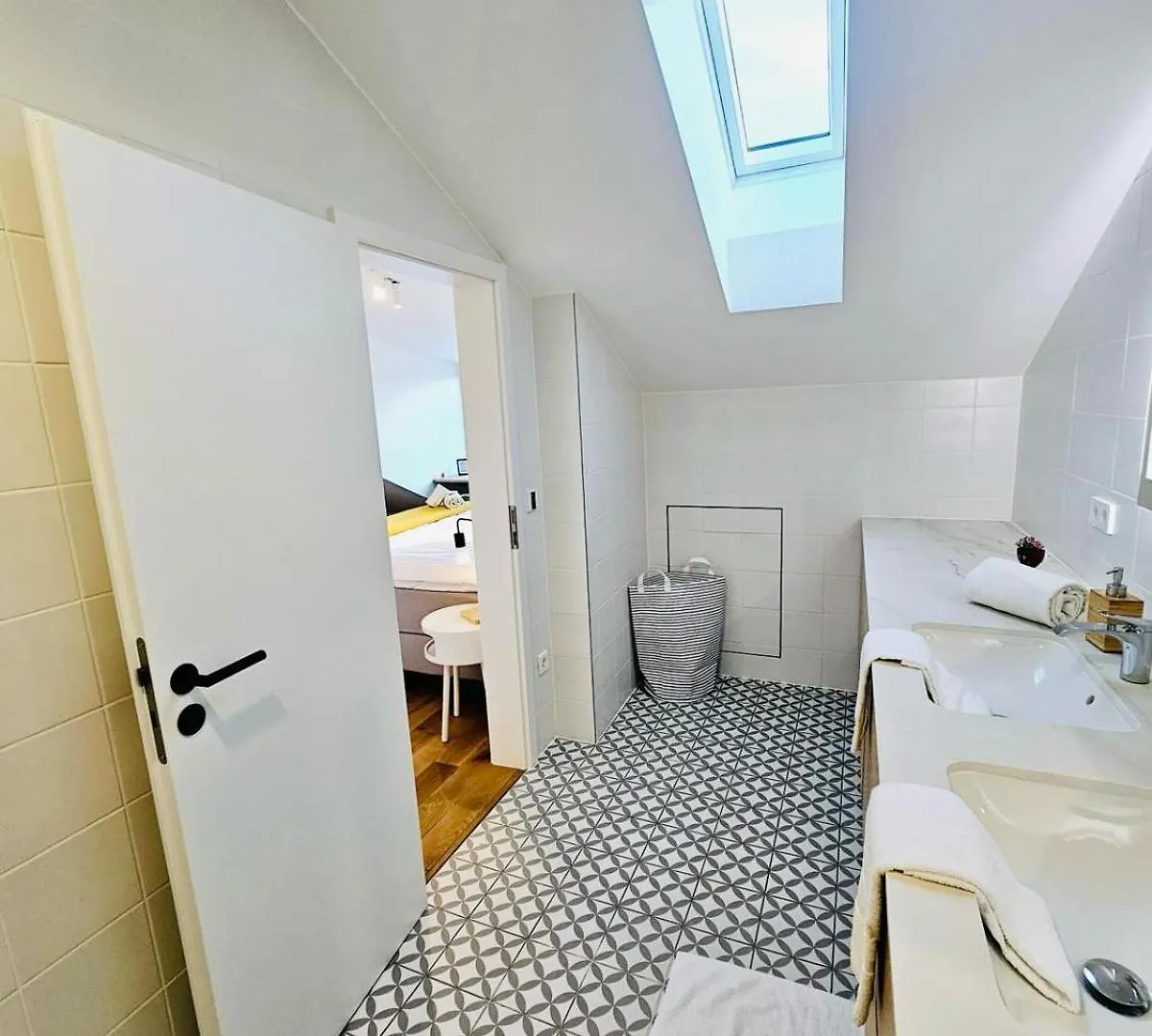 Spacious 3 Bedroom With Large Terrace And Parking-Shut1 Schuttrange Lägenhet