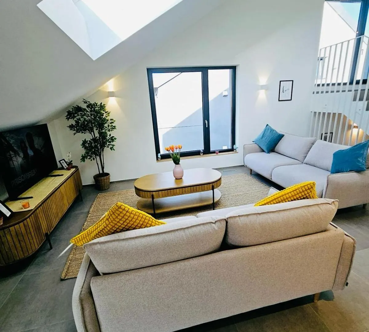 Spacious 3 Bedroom With Large Terrace And Parking-Shut1 Schuttrange